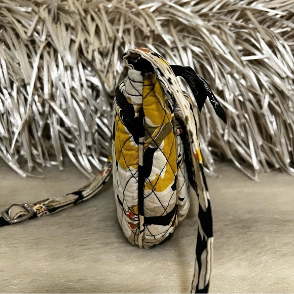 VERA BRADLEY Magnolia Little Lizzy Crossbody Black Yellow White - Picture 9 of 17